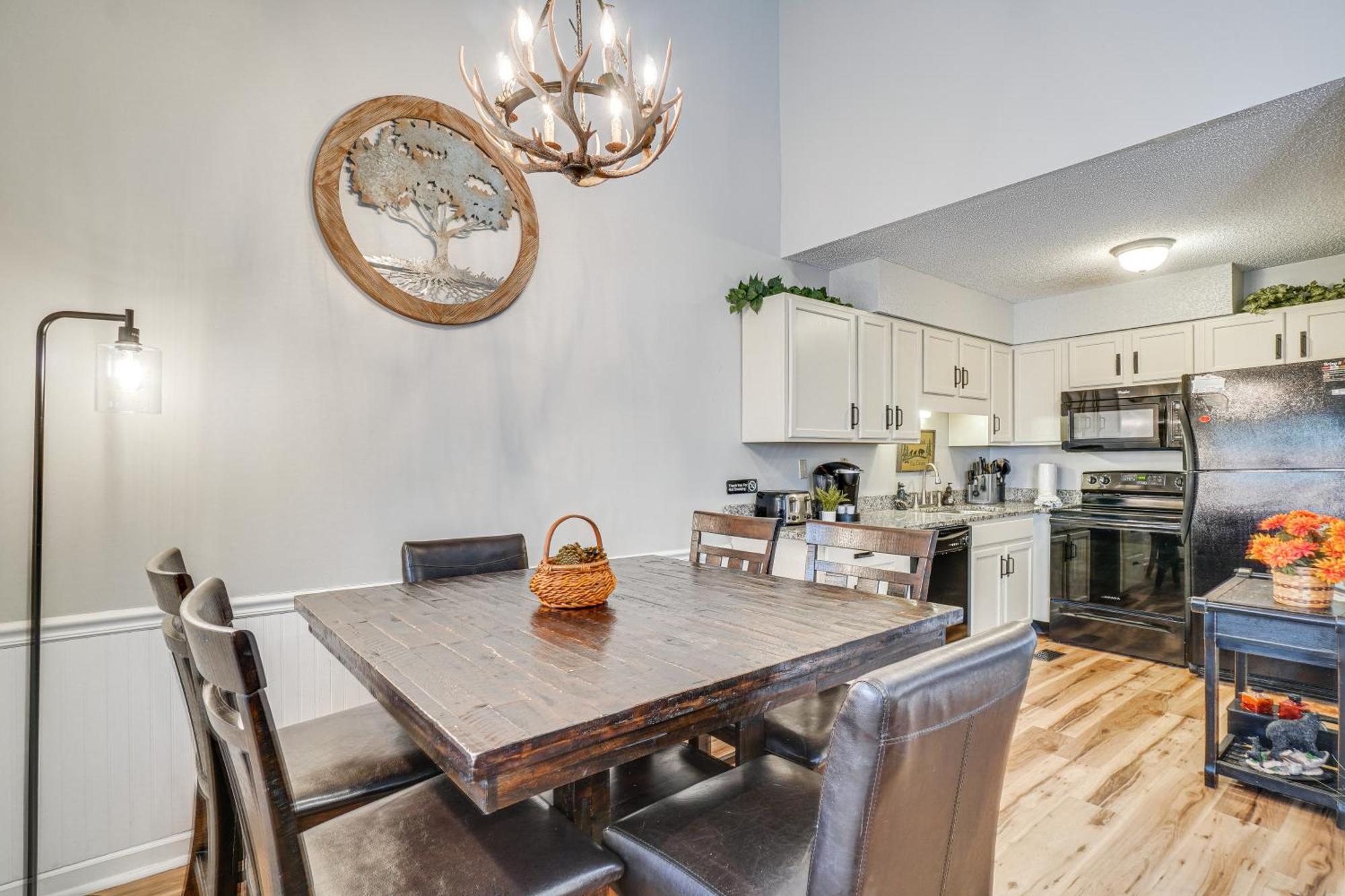 Downtown Gatlinburg Condo With Mountain-View Balcony 외부 사진