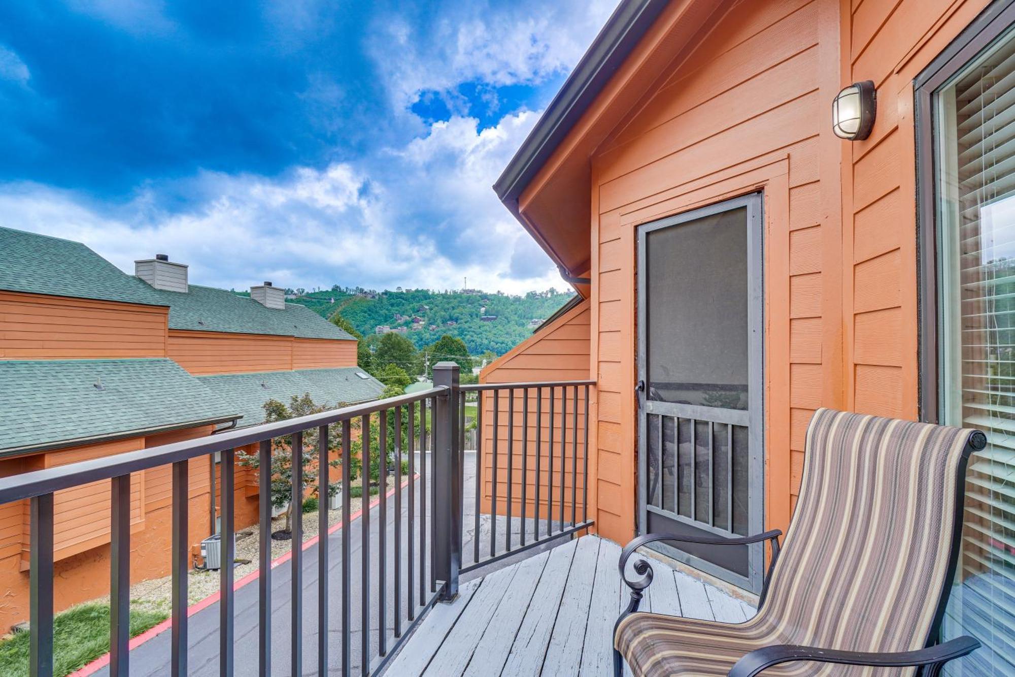 Downtown Gatlinburg Condo With Mountain-View Balcony 외부 사진