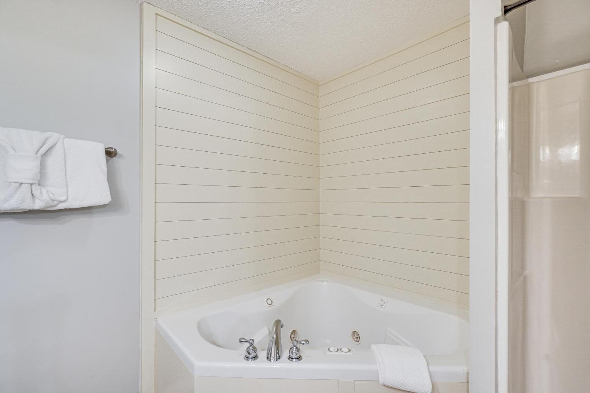 Downtown Gatlinburg Condo With Mountain-View Balcony 외부 사진