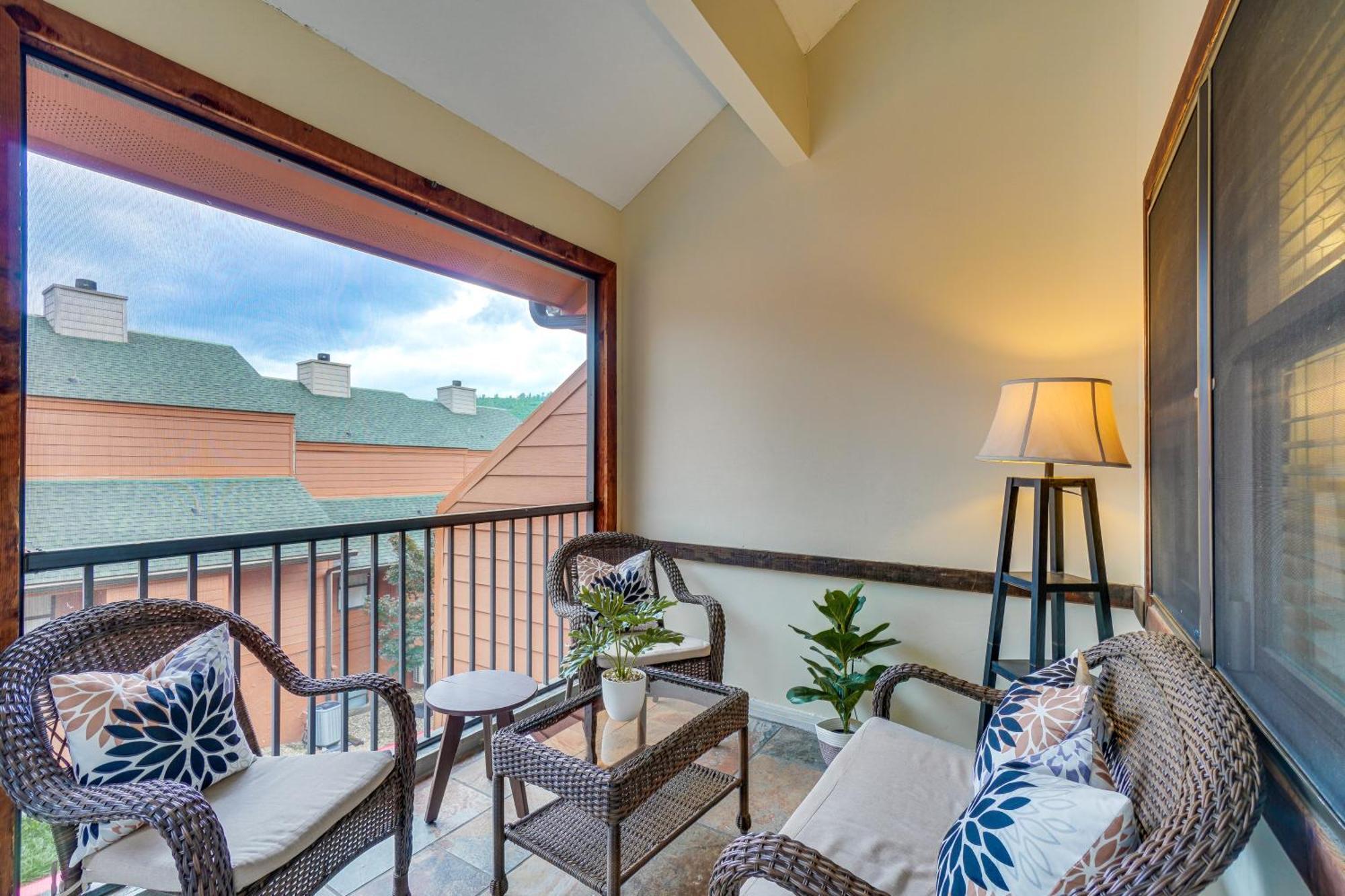 Downtown Gatlinburg Condo With Mountain-View Balcony 외부 사진