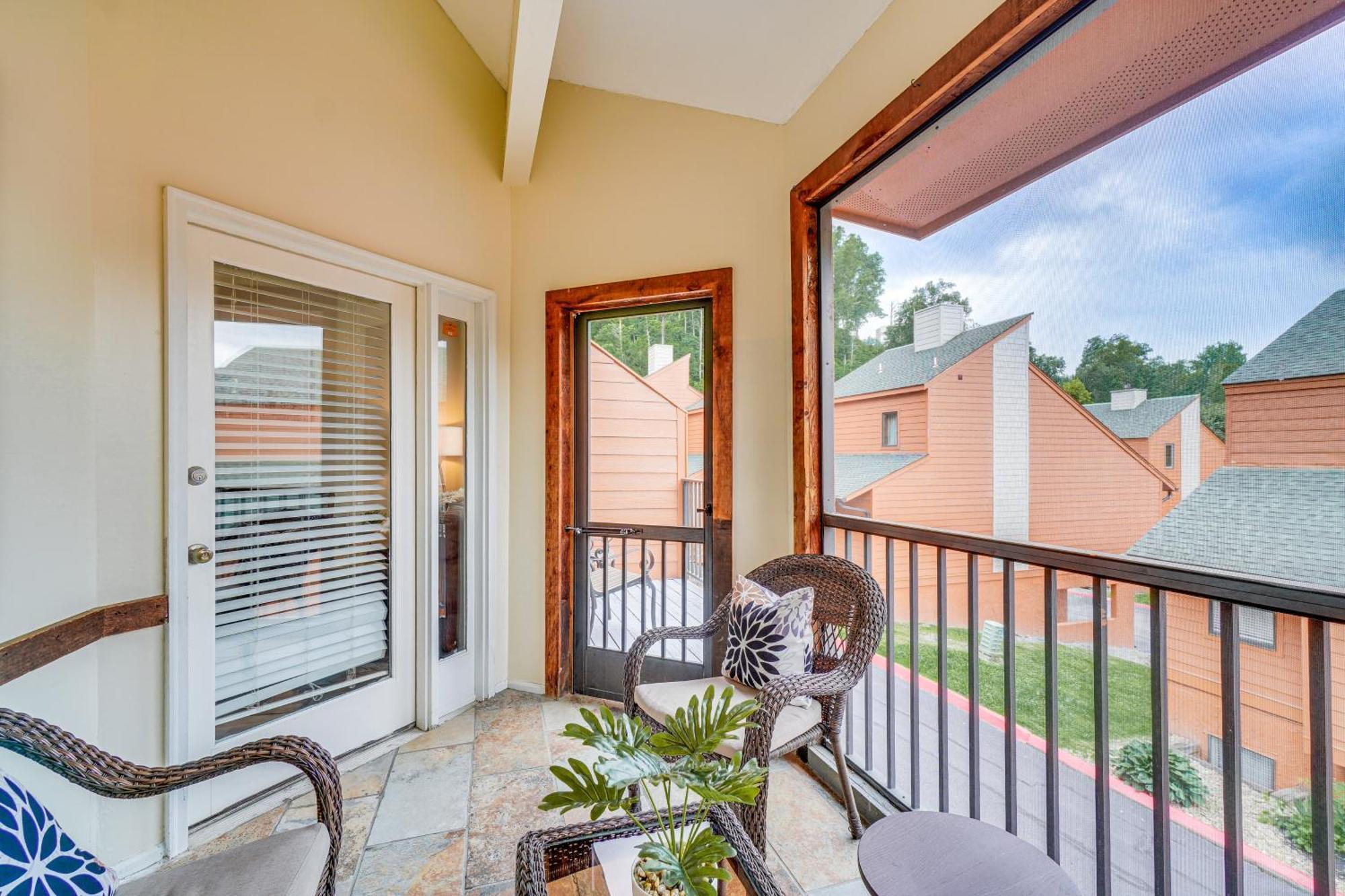 Downtown Gatlinburg Condo With Mountain-View Balcony 외부 사진