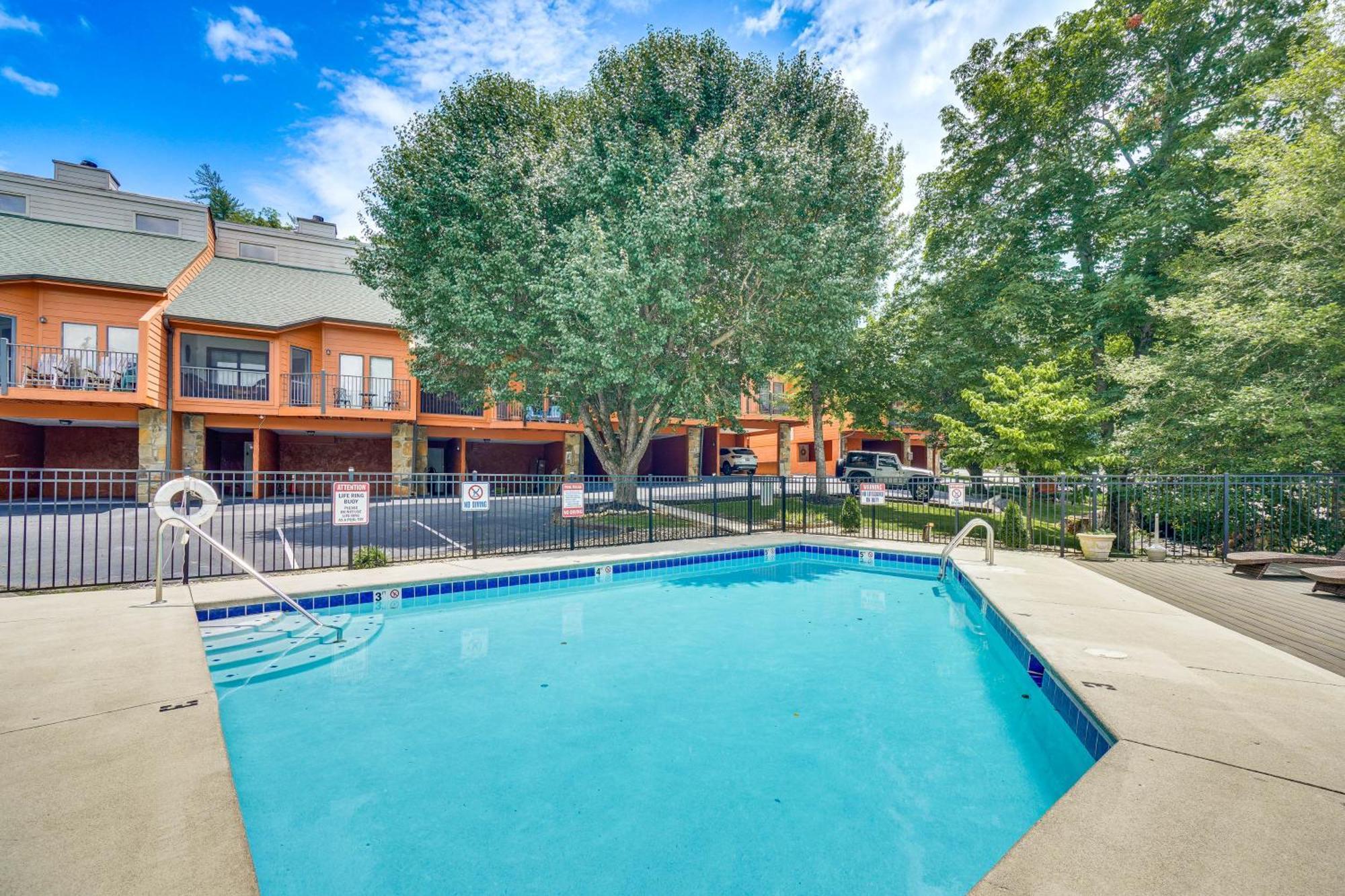 Downtown Gatlinburg Condo With Mountain-View Balcony 외부 사진